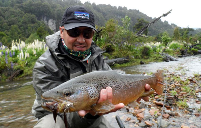 La Asociacin Gremial de Guas de Pesca de la Patagonia lanza temporada 2014-2015