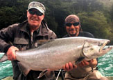 Buscan producir salmón Chinook para pesca artesanal y deportiva.
