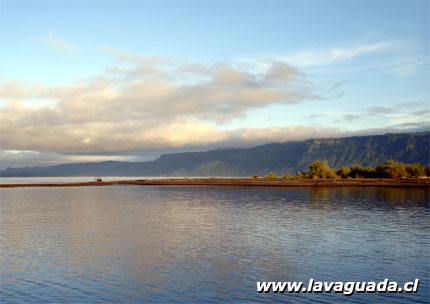 Vista del lago Puyehue - Ricardo Ordoez 