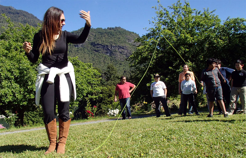 Lanzamiento de la campaa "Sultalo"  con Brian O'Keefe  y April Vokey en Chollinco, Llifen, sur de Chile.
