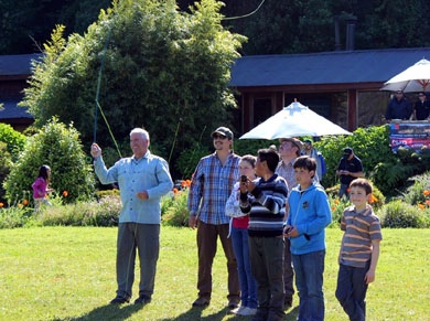 Lanzamiento de la campaa "Sultalo"  con Brian O'Keefe  y April Vokey en Chollinco, Llifen, sur de Chile.