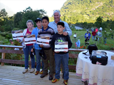 Lanzamiento de la campaa "Sultalo"  con Brian O'Keefe  y April Vokey en Chollinco, Llifen, sur de Chile.