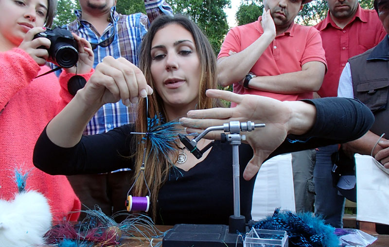 Montaje paso a paso de una mosca tubo realizada por April Vokey
