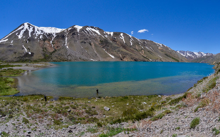 Laguna El Dial, en la codillera central de Chile