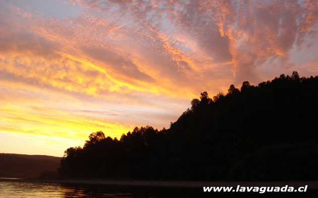 Atardecer en río San Pedro