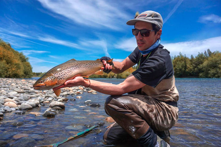 Ro Toltn, Truchas y Salmones en la Frontera de la Araucana